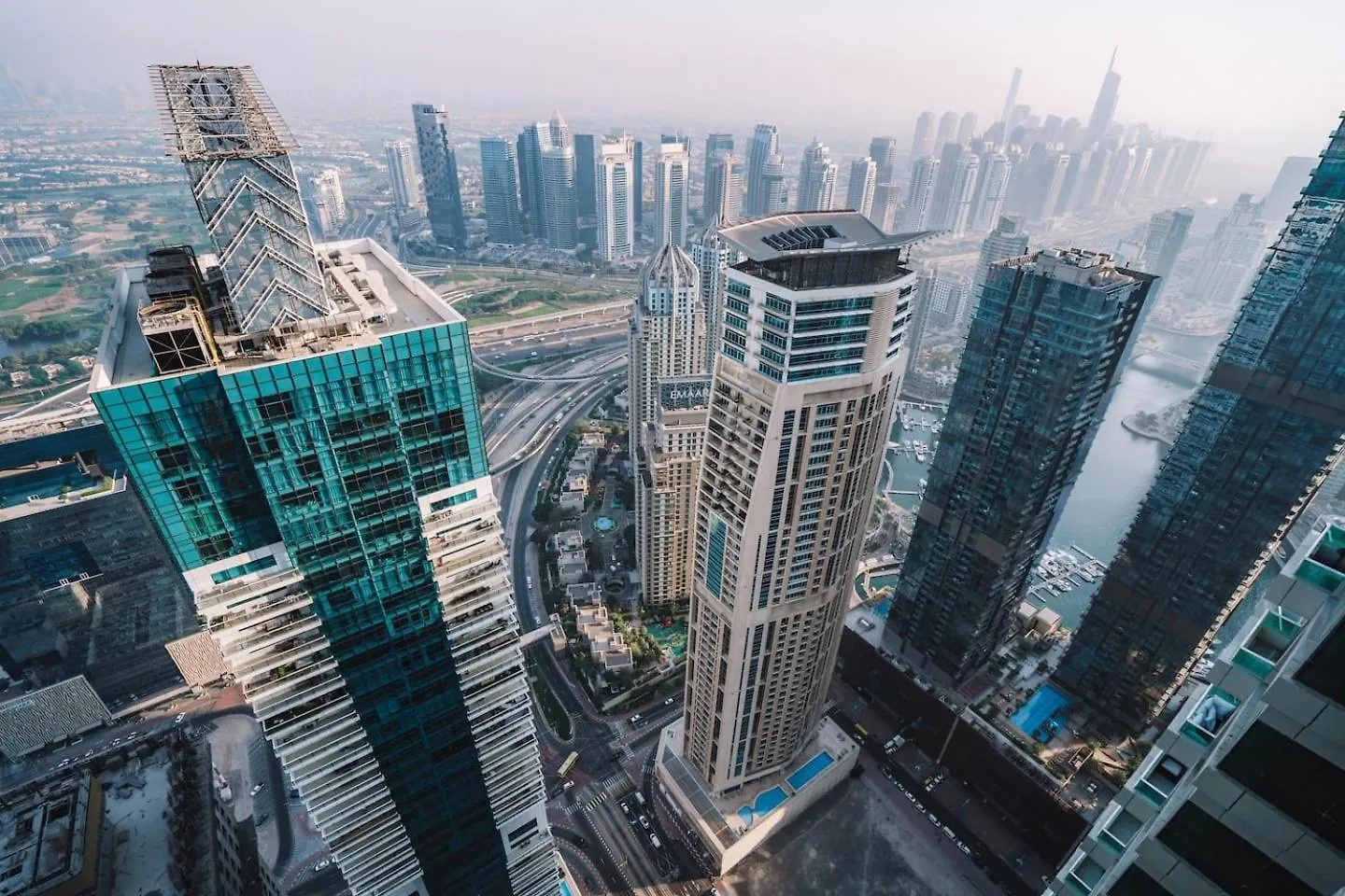 Savor Marina Views From The 64Th Floor Aparthotel Dubai